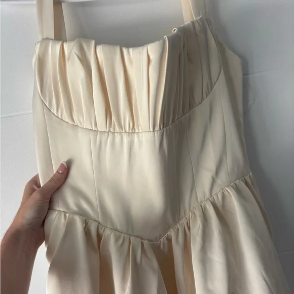 Oh Polly Cream Midi Dress - Picture 3 of 4